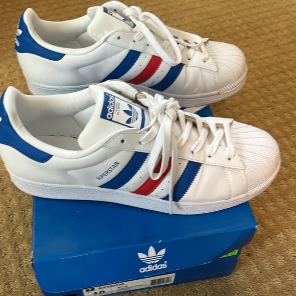 Men’s Adidas Superstar size 10 - Picture 3 of 8